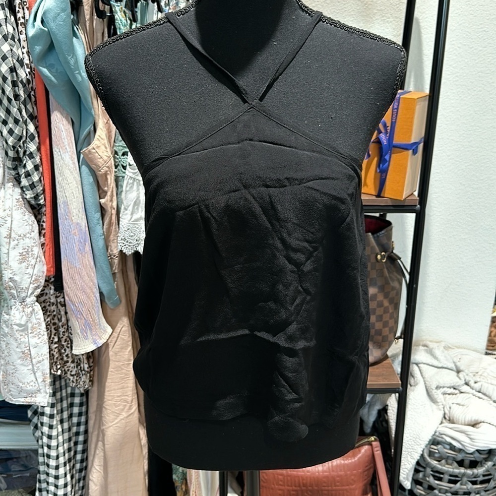 🟢Nwt blk olivaceous hotler top